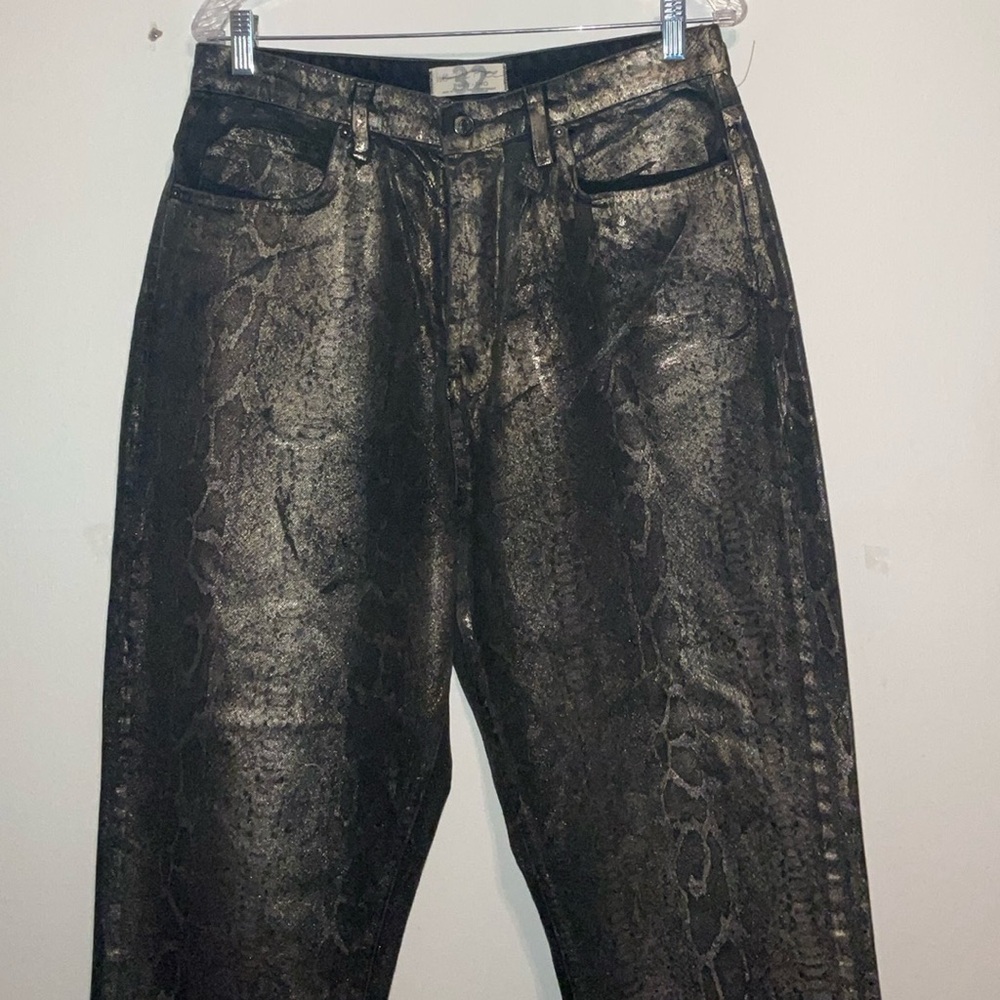 WE THE FREE CRVY BLACK COTTON GOLD FOILD SNAKE SKIN COATED BUTTON FLY JEAN 32x28